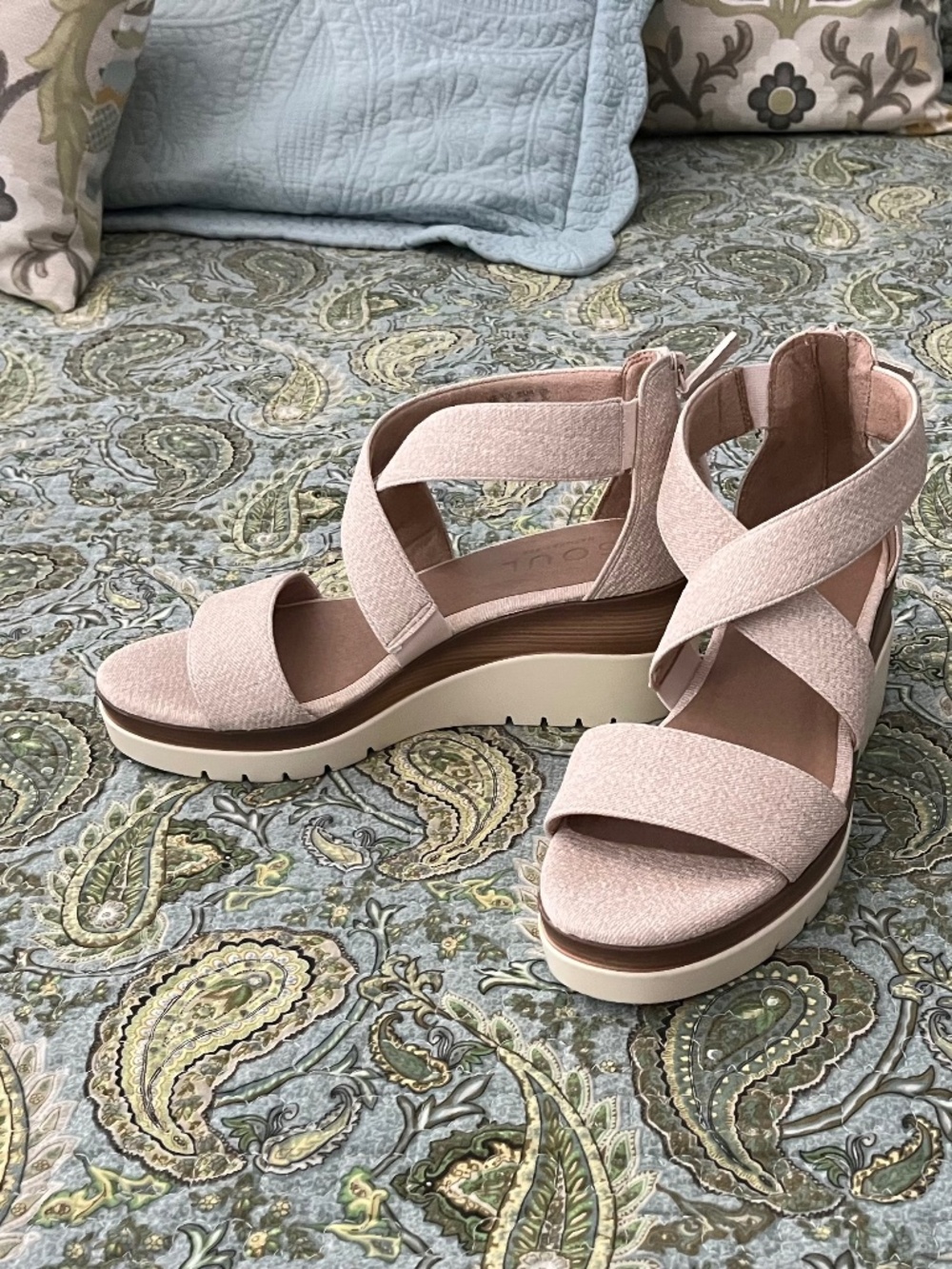 SOLE platform sandals